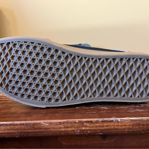 Vans Old Skool Low Tops - Black / White / Gum, Size 10 - Picture 3 of 10